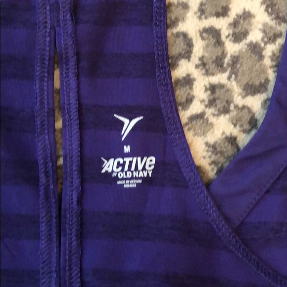 Old Navy striped workout tank top!🙌 - Picture 3 of 4